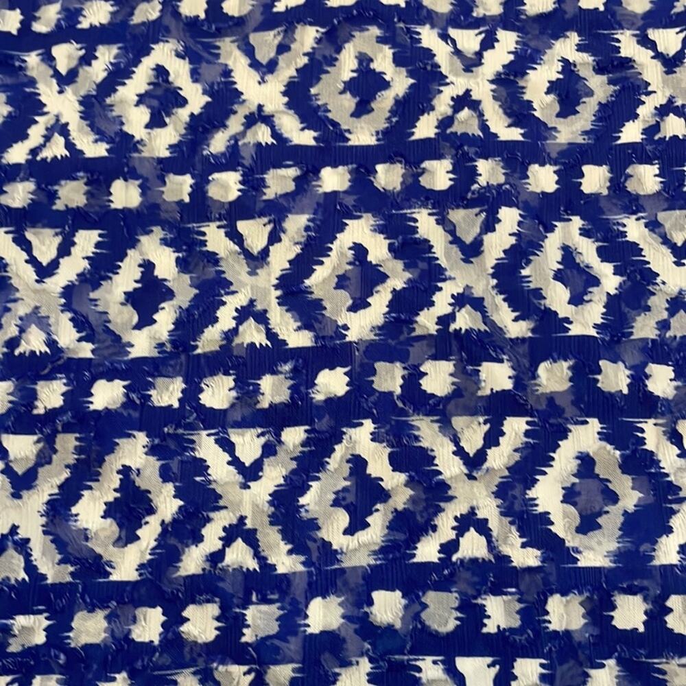 Chico's Blue/White Aztec Ikat peasant Print Tie-Front Blouse Size 0 small - Picture 4 of 8